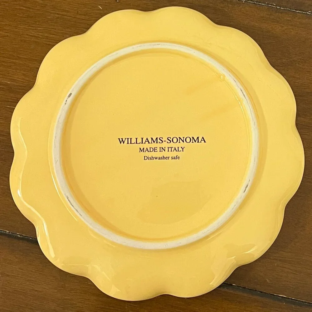 Williams Sonoma Scallop Edge Plate Light Yellow 8 inches NEW Dishwasher Safe